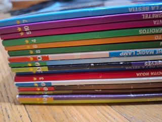 16 Libros infantiles en castellano e inglés.