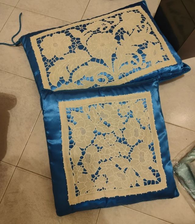 Cuscini ricamo intaglio 2 pz