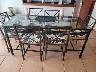 Mesa cristal y forja negra