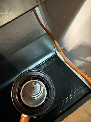 Cocina 5 fuegos + horno de gas. Venta en persona