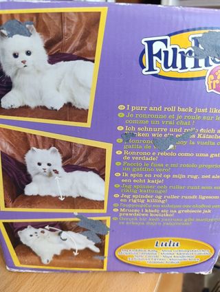 Gato. Funciona a pilas