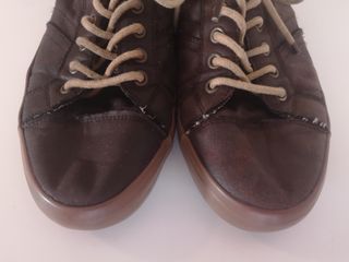 Lote de tres pares de zapatos de hombre talla 41. 