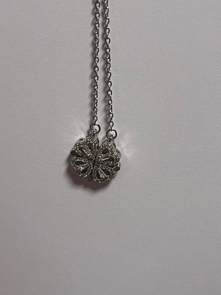 Collar trébol plata