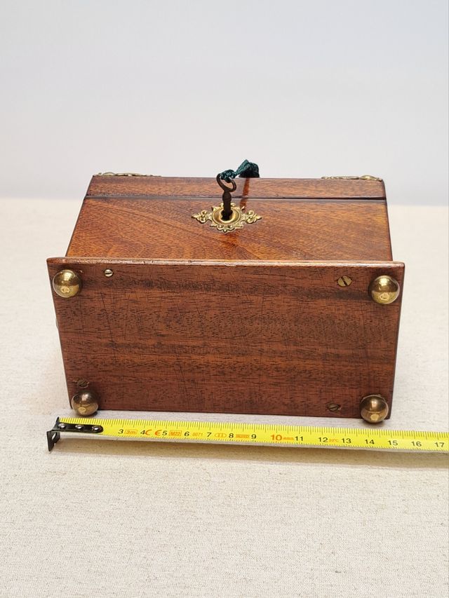 Cofre antiguo estilo Imperio