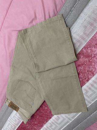 Pantalones Levis beige, talla 48cm