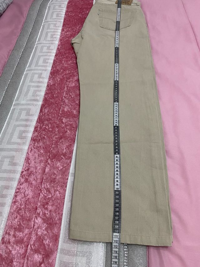 Pantalones Levis beige, talla 48cm