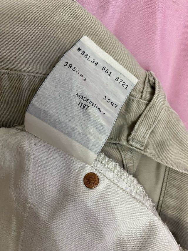 Pantalones Levis beige, talla 48cm