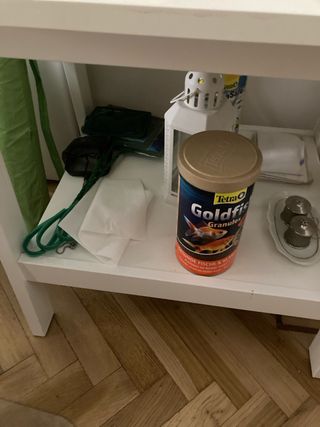 Acuario negro -pecera- con todos los accesorios