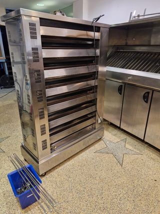 Asador pollos 13 espadas