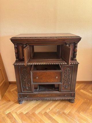 Mueble radio y tocadiscos vintage