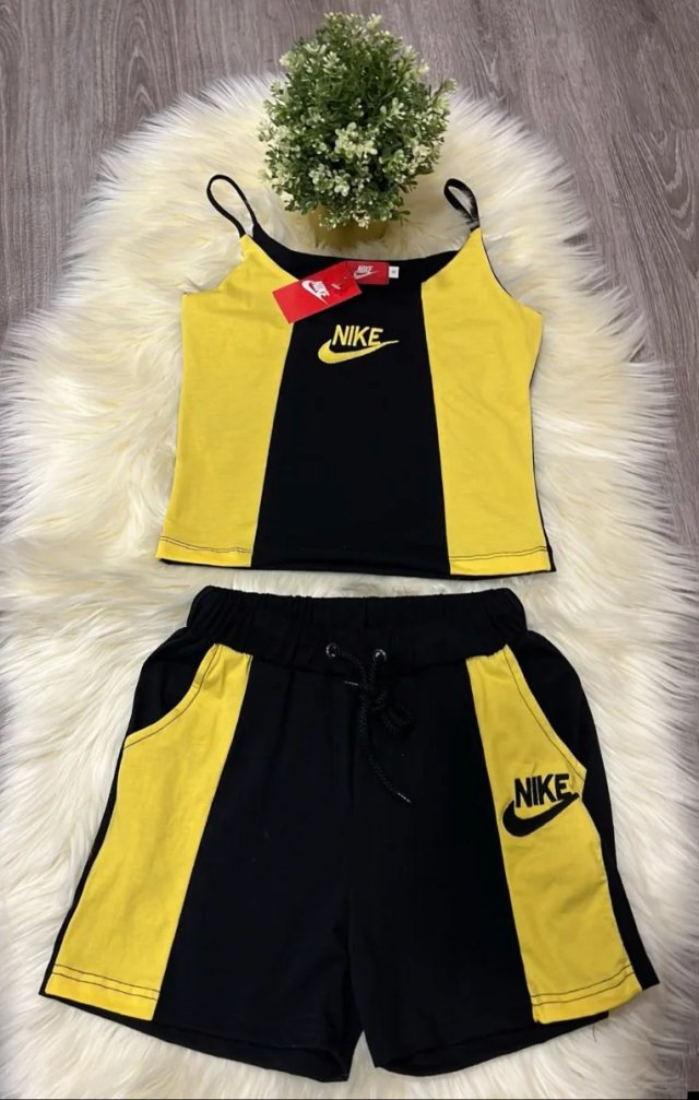 Conjunto Nike negro y rosa  S.M.L.xl.xxl