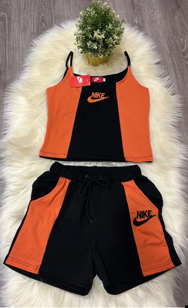 Conjunto Nike negro y rosa  S.M.L.xl.xxl
