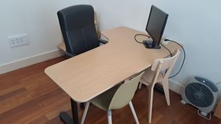 Mesas y silla oficina