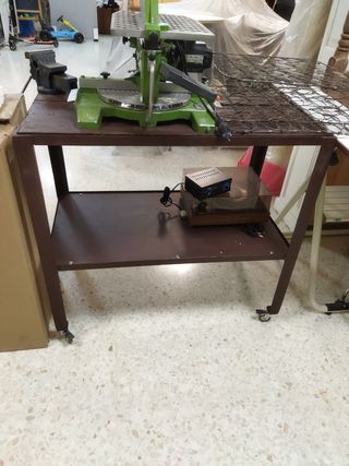 Mesa de trabajo con ruedas