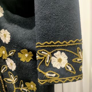 Abrigo bordado 
