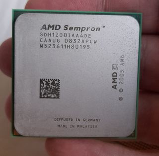 3 Procesadores AMD-Intel