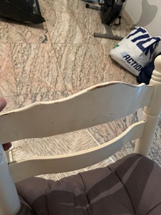 Silla mimbre blanco y taburete