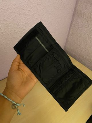 Billetera Nike - Negra y Plateada