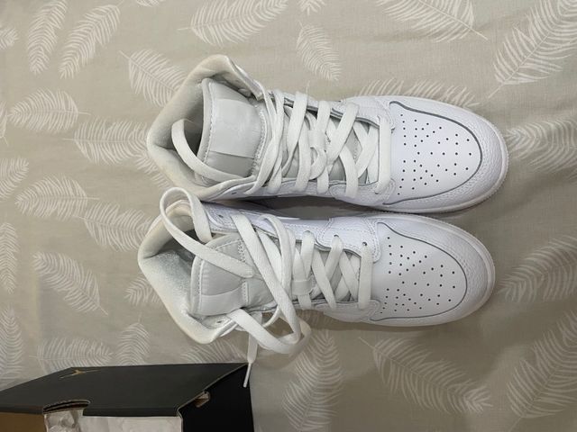 Zapatillas Jordan 1 Mid (GS) blancas - 38