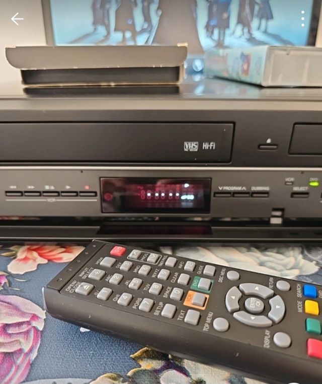 Toshiba DVR-80KF VHS a DVD, HDMI, USB