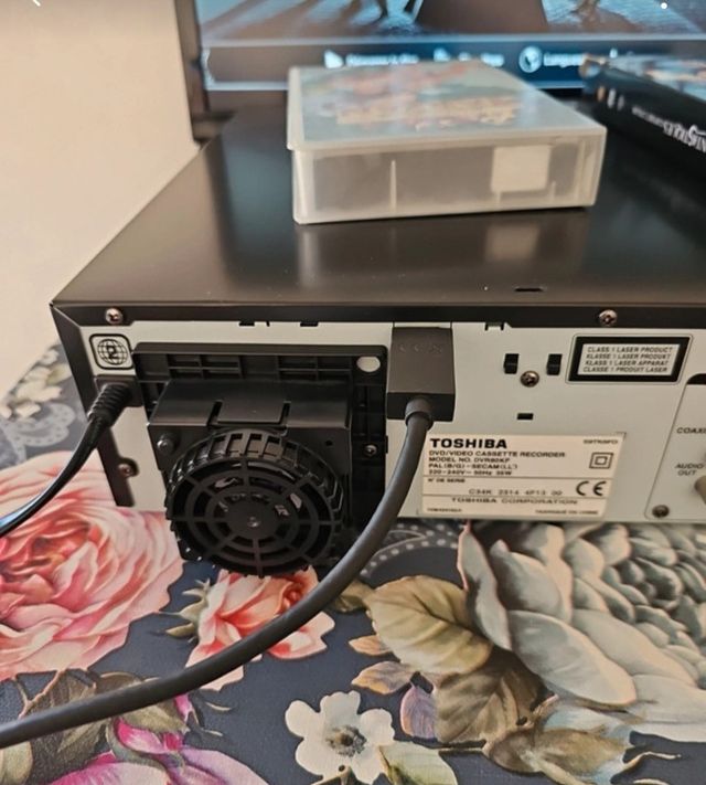 Toshiba DVR-80KF VHS a DVD, HDMI, USB