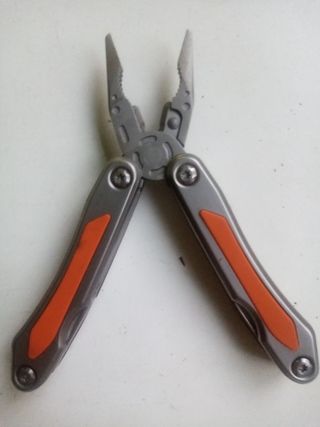 Navaja multiusos alicate