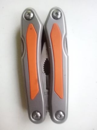 Navaja multiusos alicate