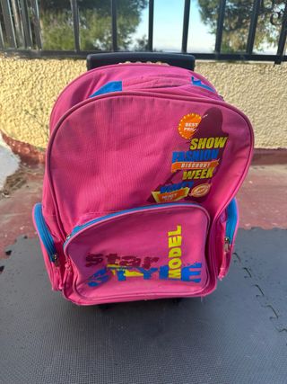 Mochila escolar rosa con ruedas