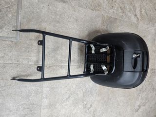 Baúl almacenaje moto SHAD