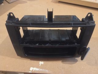 Carcasa radio Mercedes Vito 2010