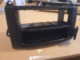 Carcasa radio Mercedes Vito 2010