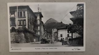 Postal Mondragón años 50. Portalón Plaza General M