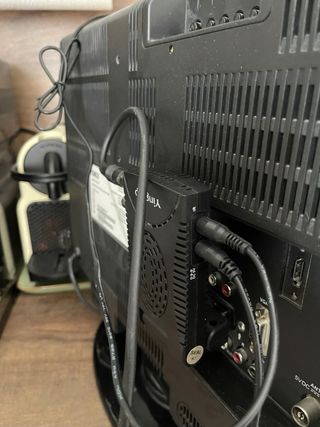 TV OKI 19” Televisión negra con descodificador