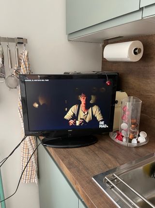 TV OKI 19” Televisión negra con descodificador