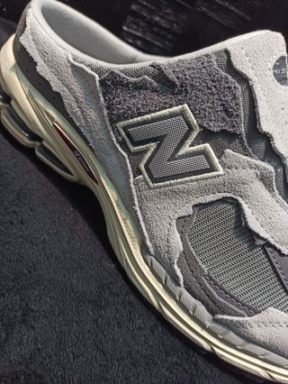 New Balance 2002R NA