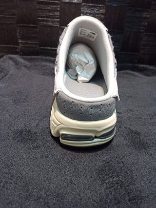 New Balance 2002R NA