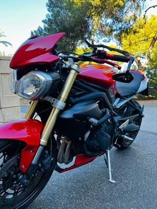 Triumph Street Triple 675 - Roja