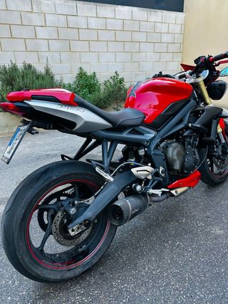 Triumph Street Triple 675 - Roja