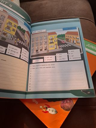Libro de academia algunas páginas escritas lápiz  