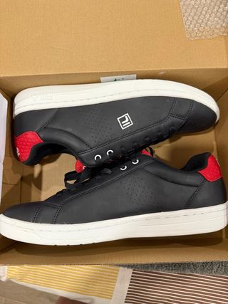 Zapatillas Fila - Negras y Rojas