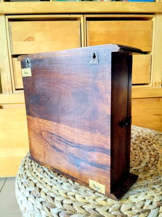 Armario llaves madera metal