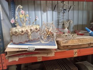 Lampara antigua porcelana Y 3 cristal a medias