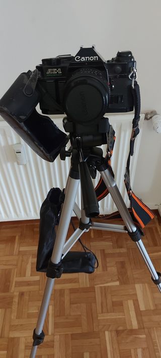 Canon AE-1: Cámara réflex + accesorios