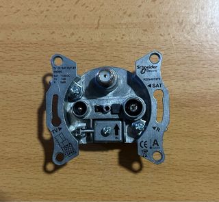 Toma TV/SAT Schneider KON401373