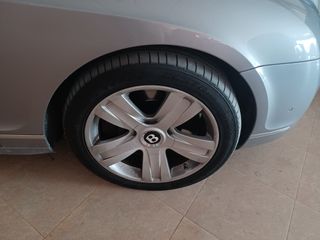Bentley CONTINENTAL FLYING SPUR AUT