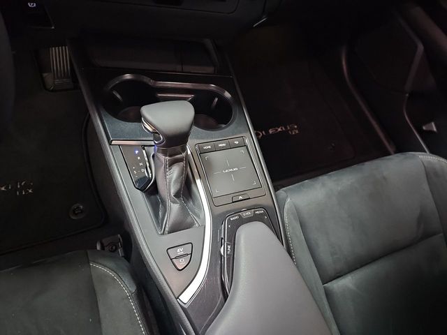 Lexus UX 2.0 250h Business
