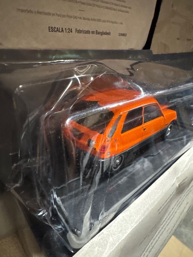 Renault 5 1:24 metal