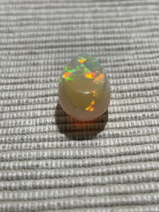Ópalo natural 13.22 ct. Certificado