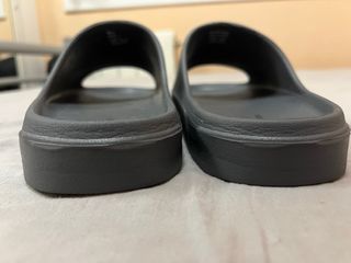 Sandalias grises de gomaespuma