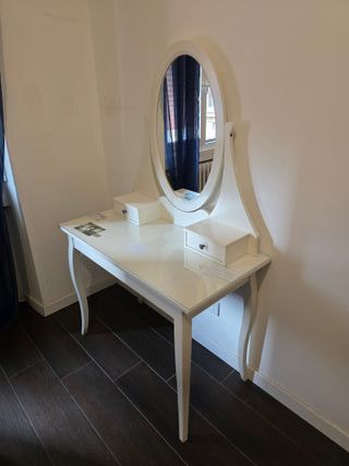 Ballerina IKEA bianca in legno bianco